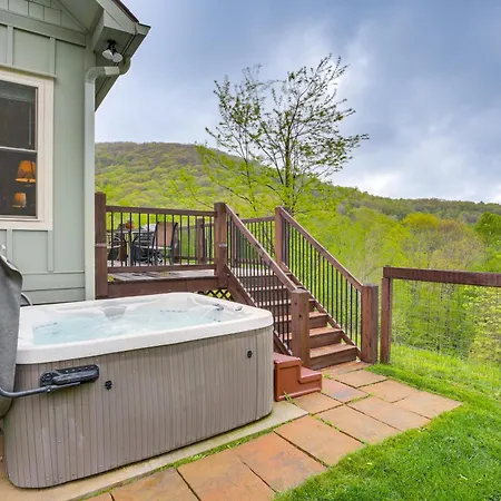 Pet-Friendly Boone Cabin With Mtn Views And Hot Tub!